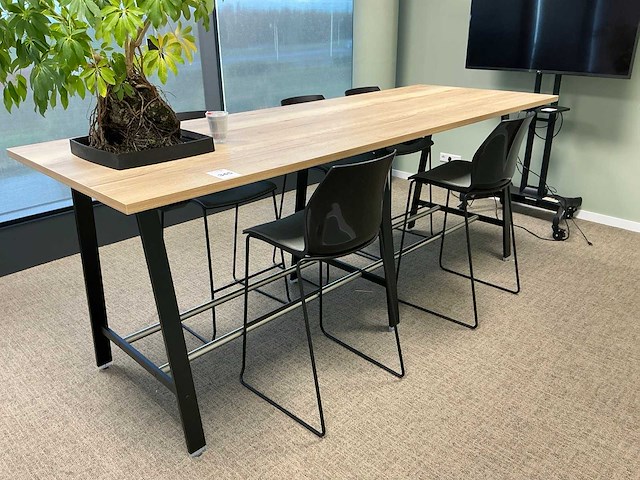 Bartafel met barstoelen - afbeelding 1 van  9