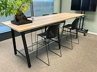 Bartafel met barstoelen - afbeelding 1 van  9