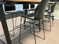 Bartafel met barstoelen - afbeelding 4 van  9