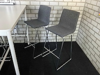Bartafel met barstoelen - afbeelding 4 van  6