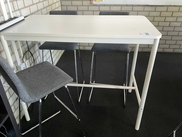 Bartafel met barstoelen - afbeelding 6 van  6
