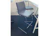 Bartafel met barstoelen - afbeelding 4 van  8
