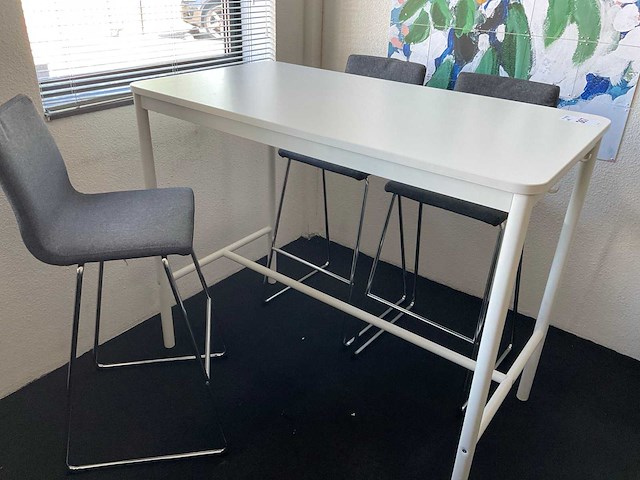 Bartafel met barstoelen - afbeelding 8 van  8