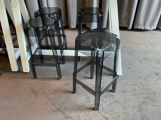 Bartafel met krukken (2x) - afbeelding 2 van  10
