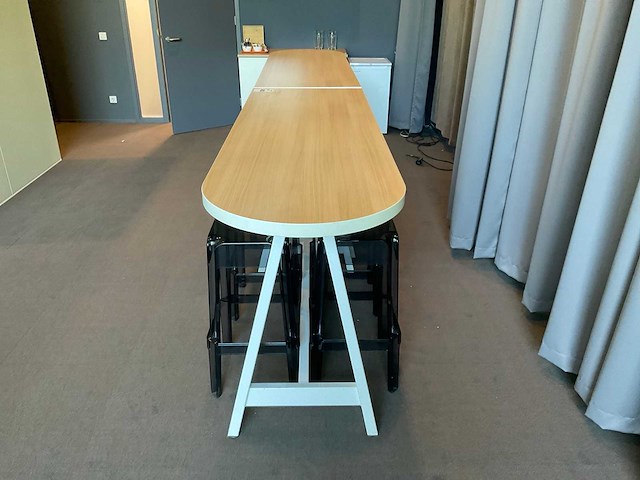 Bartafel met krukken (2x) - afbeelding 7 van  10
