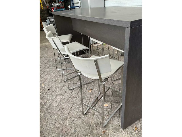 Bartafel met krukken - afbeelding 2 van  5