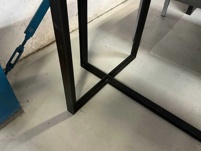 Bartafel met stalen onderstel - afbeelding 4 van  4