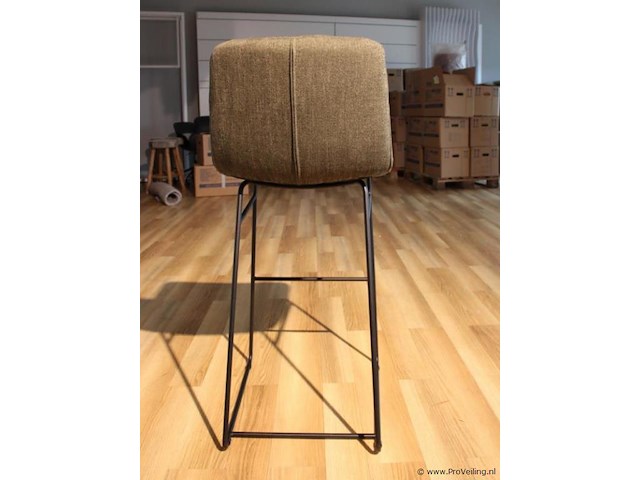 Bartafel met vier barkrukken - afbeelding 5 van  6