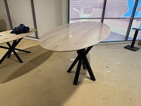 Bartafel, naturel eikenhout, zwart metalen poot - afbeelding 1 van  5