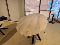 Bartafel, naturel eikenhout, zwart metalen poot - afbeelding 2 van  5