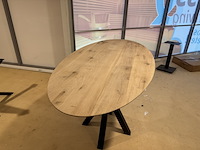 Bartafel, naturel eikenhout, zwart metalen poot - afbeelding 1 van  4