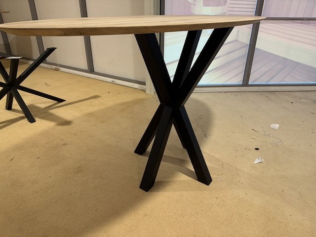 Bartafel, naturel eikenhout, zwart metalen poot - afbeelding 3 van  4