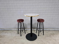 Bartafel set bestaande uit 1 tafel en 2 krukken - afbeelding 2 van  5