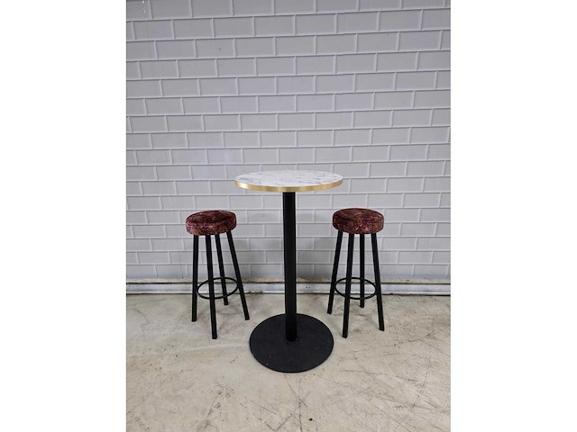 Bartafel set bestaande uit 1 tafel en 2 krukken - afbeelding 3 van  5