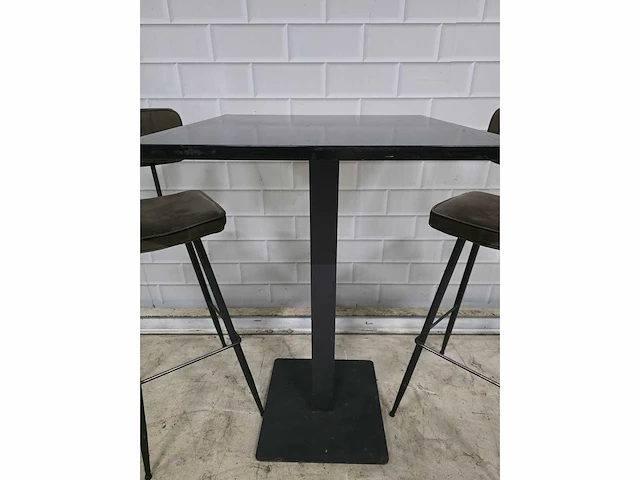 Bartafel set bestaande uit 1 tafel en 2 krukken - afbeelding 6 van  8
