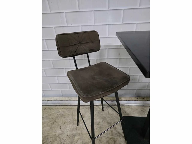 Bartafel set bestaande uit 1 tafel en 2 krukken - afbeelding 7 van  8