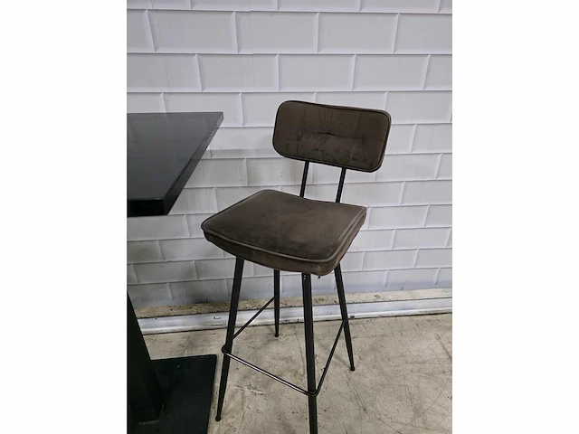 Bartafel set bestaande uit 1 tafel en 2 krukken - afbeelding 5 van  6