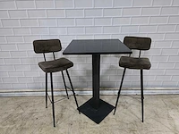 Bartafel set bestaande uit 1 tafel en 2 krukken