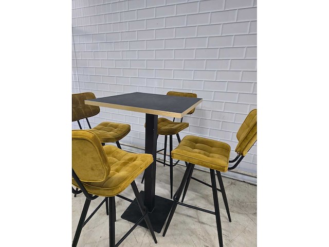 Bartafel set bestaande uit 1 tafel en 4 krukken - afbeelding 6 van  10