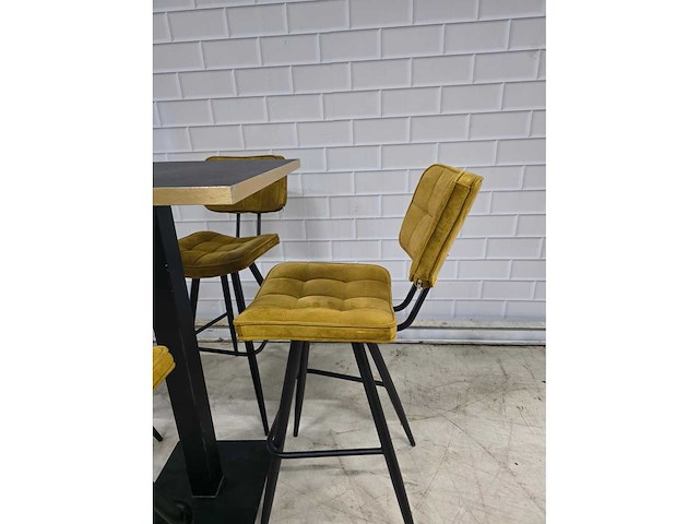Bartafel set bestaande uit 1 tafel en 4 krukken - afbeelding 7 van  10