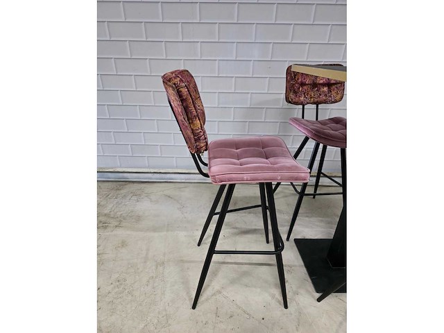 Bartafel set bestaande uit 1 tafel en 4 krukken - afbeelding 7 van  10