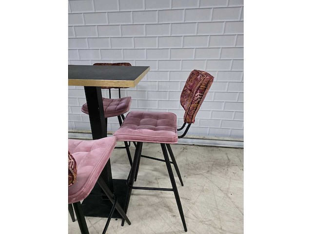 Bartafel set bestaande uit 1 tafel en 4 krukken - afbeelding 9 van  10