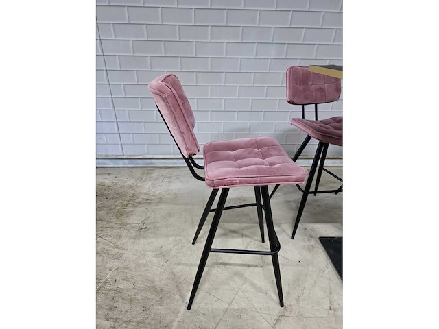 Bartafel set bestaande uit 1 tafel en 5 krukken - afbeelding 7 van  8