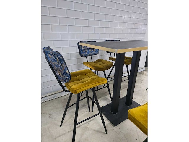 Bartafel set bestaande uit 1 tafel en 6 krukken - afbeelding 2 van  12