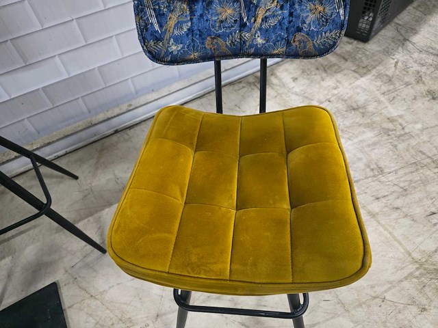 Bartafel set bestaande uit 1 tafel en 6 krukken - afbeelding 10 van  12