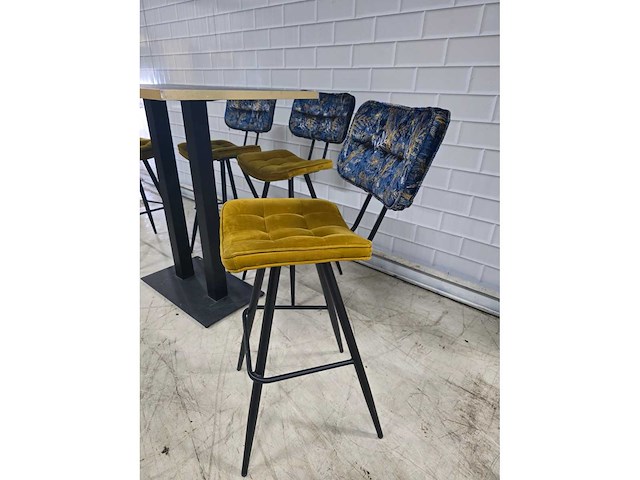 Bartafel set bestaande uit 1 tafel en 6 krukken - afbeelding 11 van  12