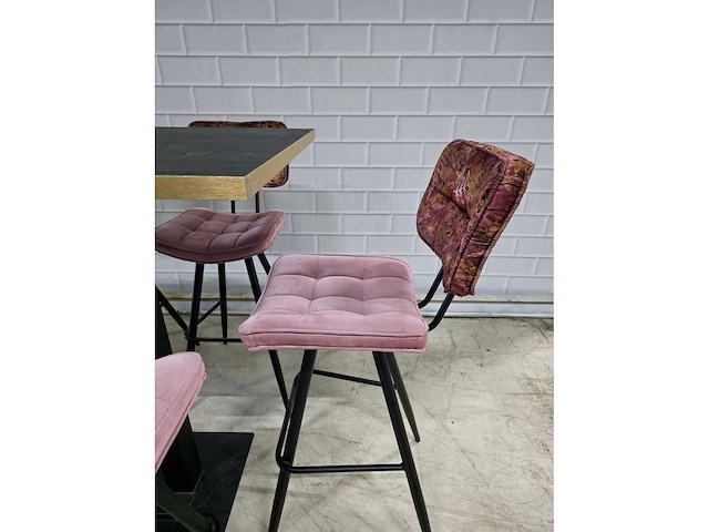 Bartafel set bestaande uit 1 tafel en 6 krukken - afbeelding 9 van  13