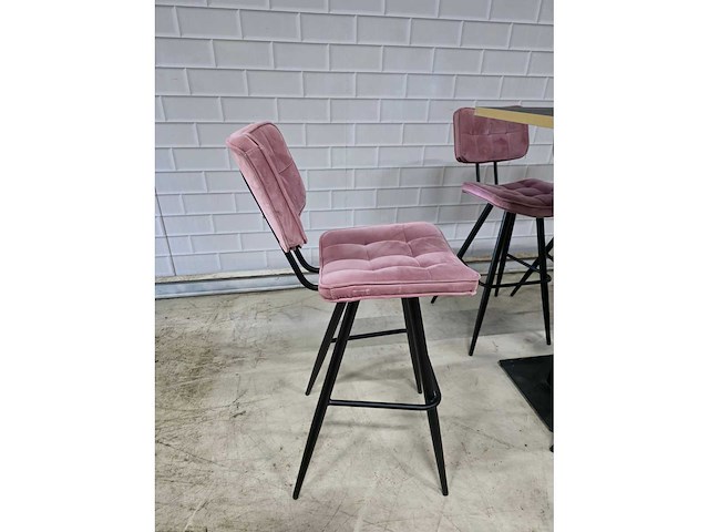 Bartafel set bestaande uit 1 tafel en 6 krukken - afbeelding 5 van  9