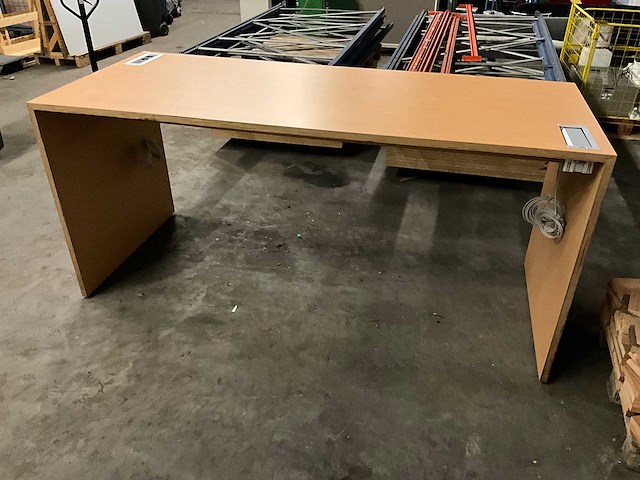 Bartafel v.v. stroomvoorziening 240x100x110cm - afbeelding 1 van  4