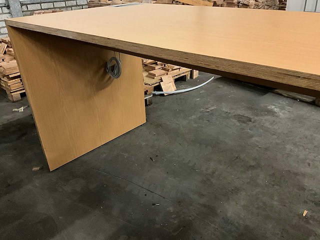 Bartafel v.v. stroomvoorziening 240x100x110cm - afbeelding 4 van  4