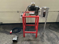 Barton profielaanvoermachine