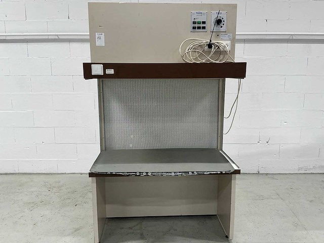 Basan croosflow kast i2c7 laboratoriummeubilair - afbeelding 1 van  5