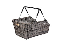 Basil cento rattan look mik 22 liter achtermand bruin - afbeelding 1 van  3