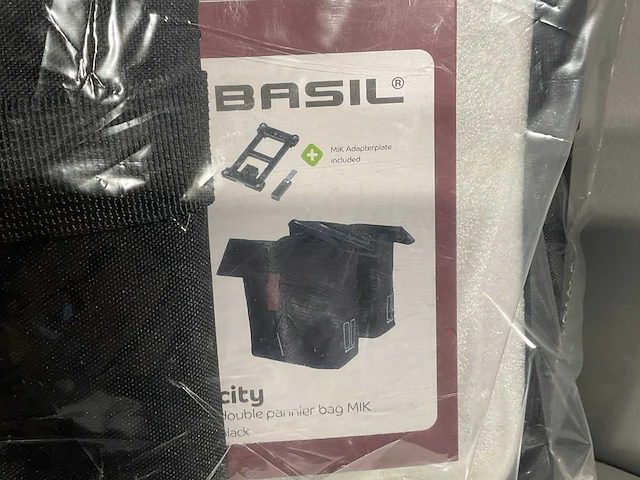 Basil city fietstas 28-32ltr - afbeelding 2 van  2