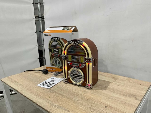 Basisxl - cd speler jukebox - afbeelding 1 van  8
