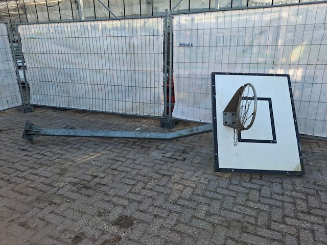 Basketbalnet met paal - afbeelding 1 van  5