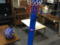 Basketbalring + -bal