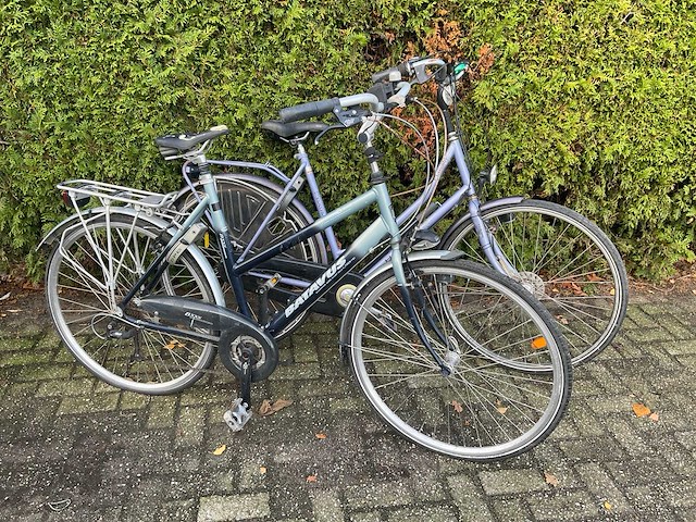 Batavus damesfiets (2x) - afbeelding 1 van  7