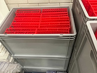 Batch laboratoriumbenodigdheden en planken - afbeelding 3 van  14