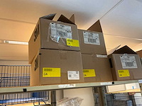 Batch laboratoriumbenodigdheden en planken - afbeelding 14 van  67