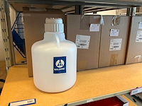 Batch laboratoriumbenodigdheden en planken - afbeelding 24 van  67