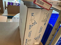 Batch laboratoriumbenodigdheden en planken - afbeelding 38 van  67