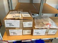 Batch laboratoriumbenodigdheden en planken - afbeelding 40 van  67