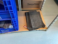 Batch laboratoriumbenodigdheden en planken - afbeelding 41 van  67