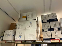 Batch laboratoriumbenodigdheden en planken - afbeelding 34 van  67