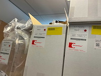 Batch laboratoriumbenodigdheden en planken - afbeelding 48 van  67